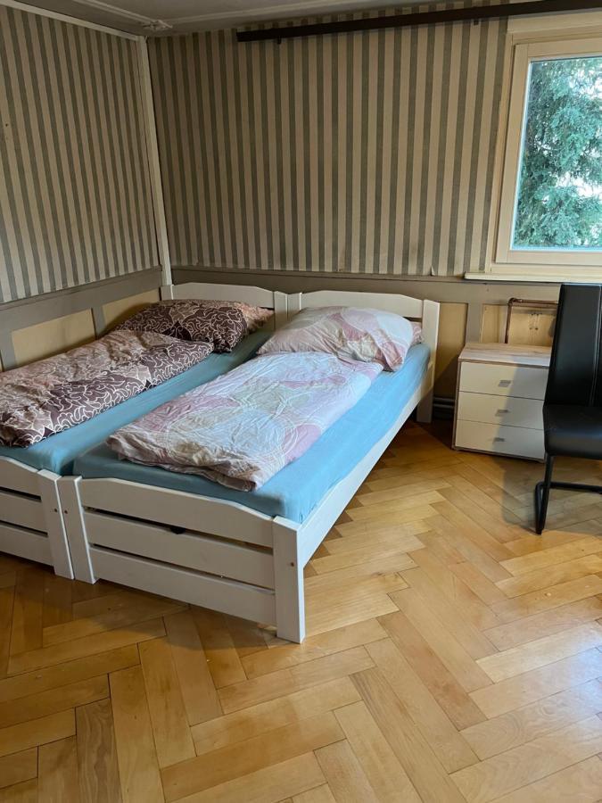 Orkhan Latifov Höchst Buitenkant foto